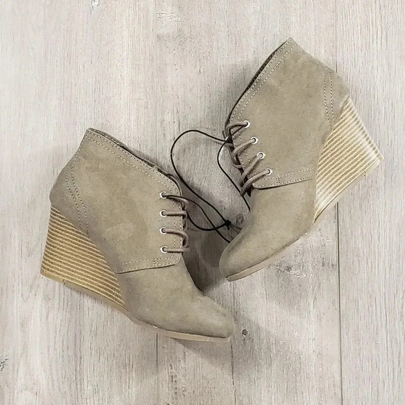 Arizona Jean Co Brown Platform Booties - Picture 1 of 4